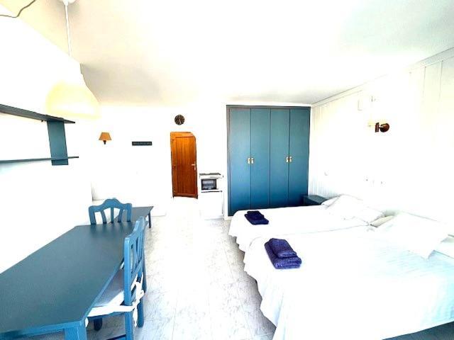 Apartamentos Can Marsalet Puerto Colom Exteriör bild