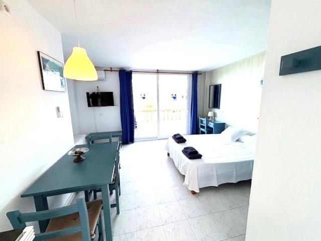 Apartamentos Can Marsalet Puerto Colom Exteriör bild