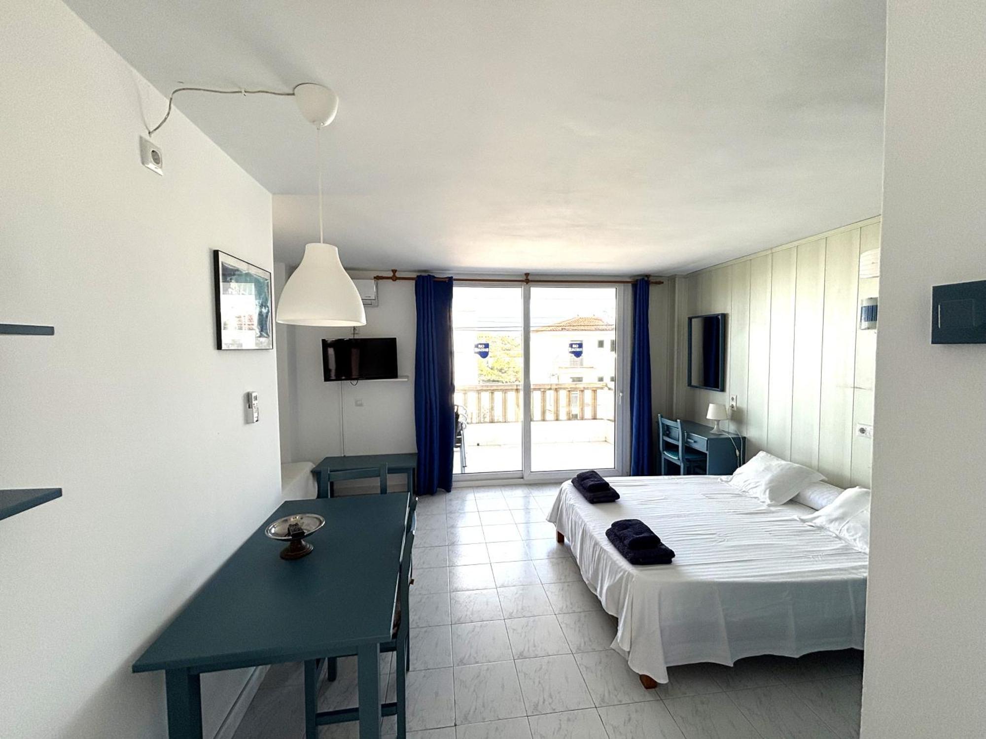 Apartamentos Can Marsalet Puerto Colom Exteriör bild