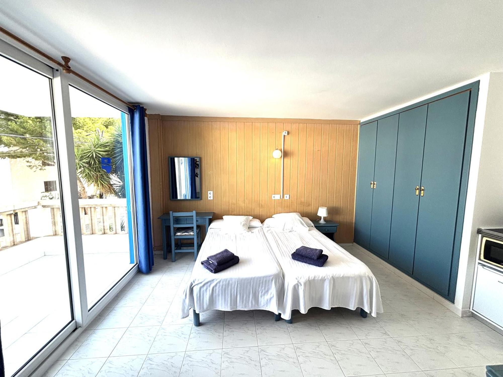 Apartamentos Can Marsalet Puerto Colom Exteriör bild