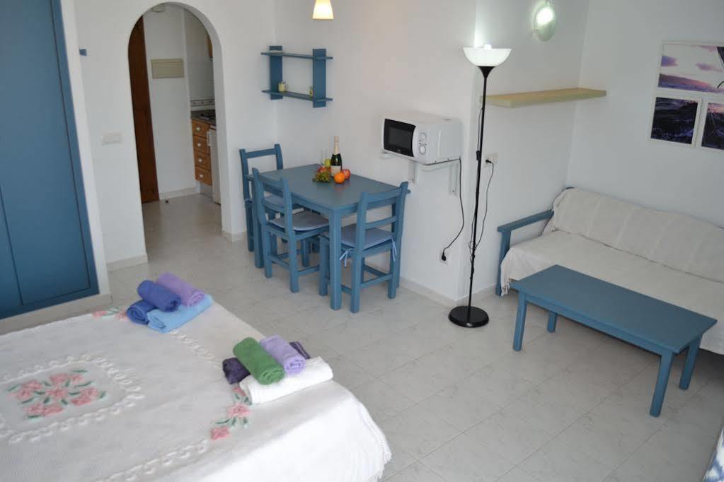 Apartamentos Can Marsalet Puerto Colom Exteriör bild